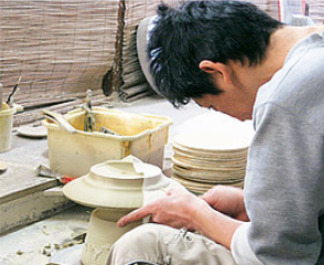 九谷焼をめぐる
とっておきの旅